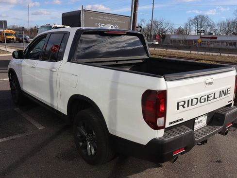 Used 2024 Honda Ridgeline Sport image 9
