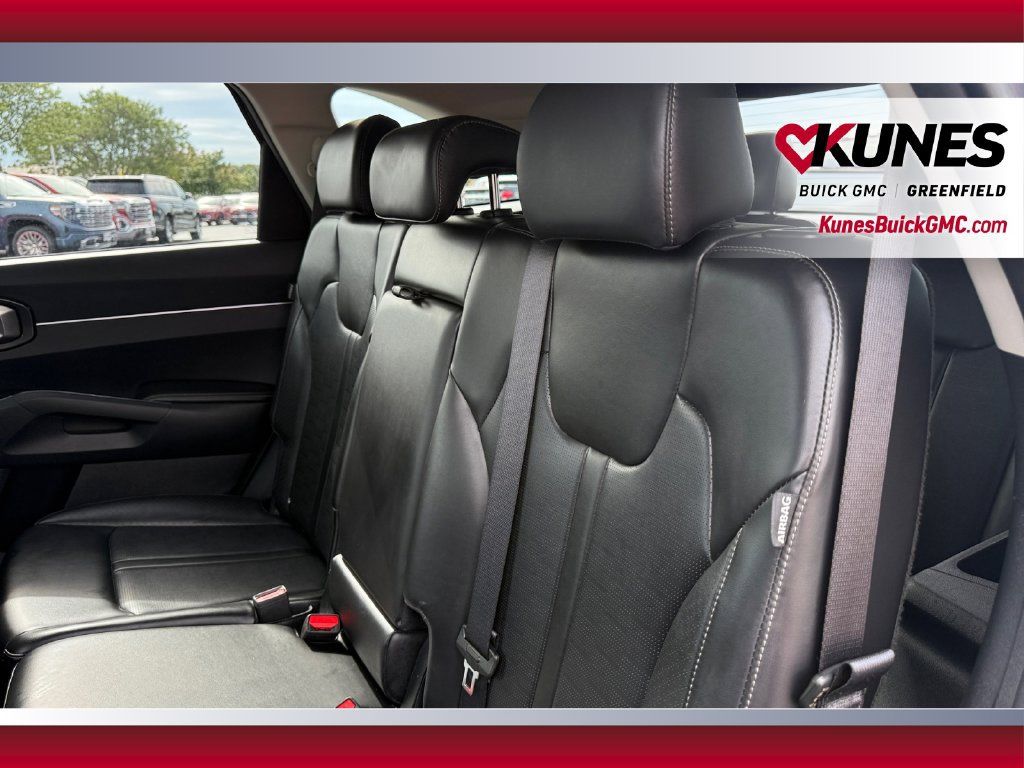 Used 2024 Kia Sorento S FWD image 16