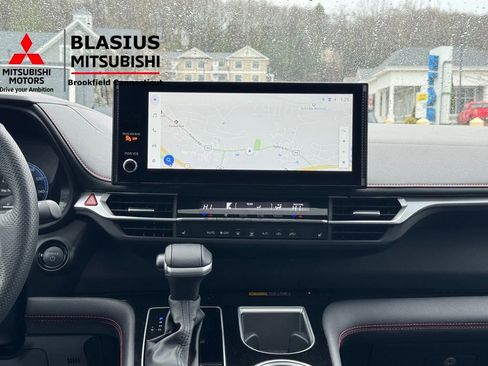 Used 2025 Toyota Sienna XSE w/ XSE Plus Package image 28