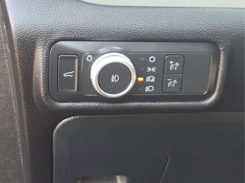 Used 2022 Ford Explorer XLT w/ Equipment Group 202A AWD/4WD image 13