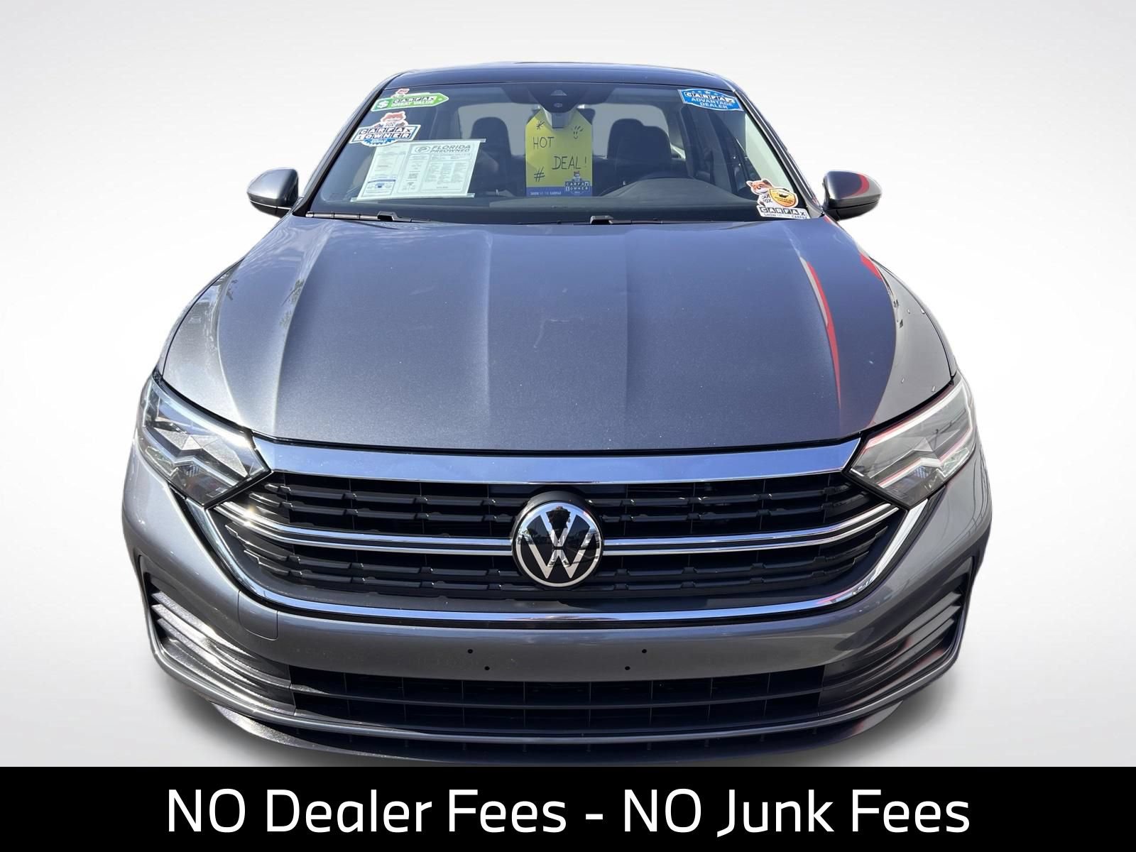Used 2024 Volkswagen Jetta SE FWD image 2