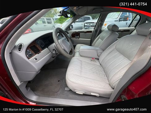 Used 1998 Lincoln Town Car Executive RWD image 12