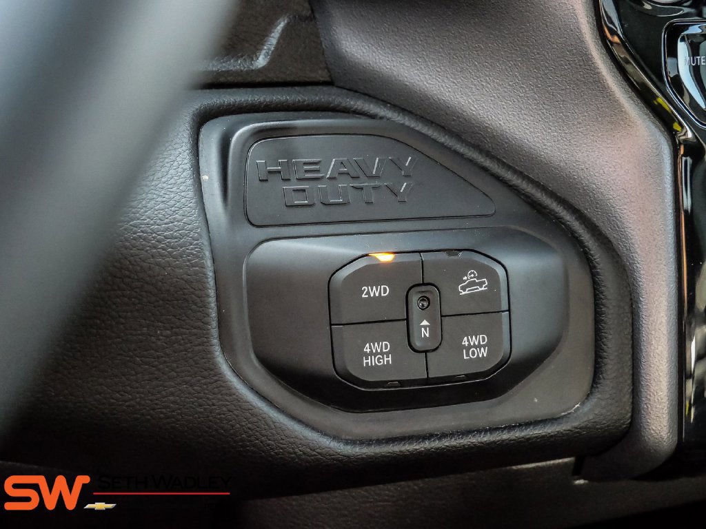 Used 2025 RAM 2500 Big Horn AWD/4WD image 35
