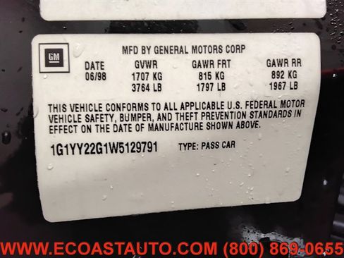 Used 1998 Chevrolet Corvette Coupe w/ Roof Pkg image 21