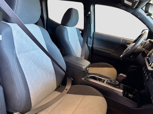 Used 2023 Toyota Tacoma TRD Off-Road image 25