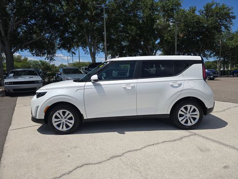 Certified 2023 Kia Soul LX FWD image 5