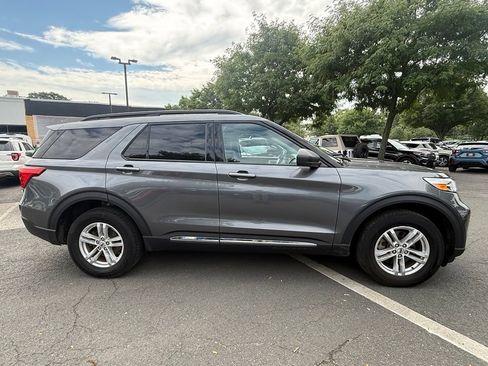 Used 2023 Ford Explorer XLT w/ Equipment Group 202A AWD/4WD image 5
