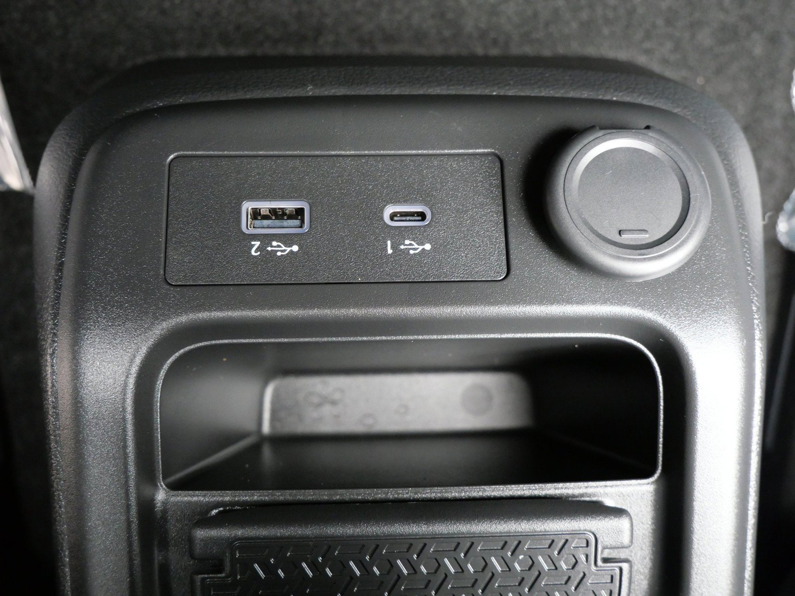 Certified 2024 Nissan Ariya AWD image 23