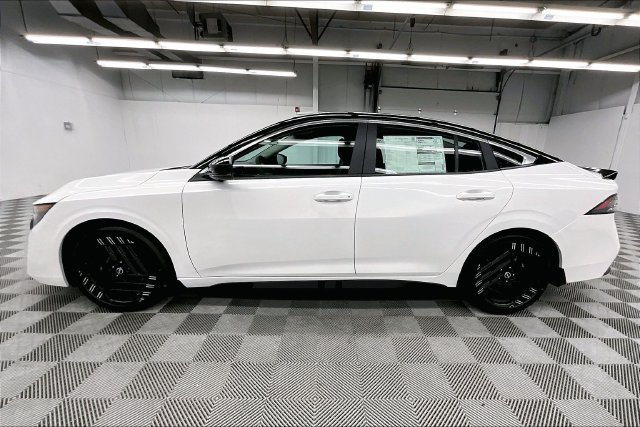 New 2027 Nissan Sentra SR FWD image 18