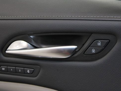 Used 2024 Cadillac XT4 Premium Luxury image 35