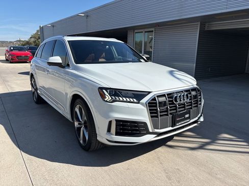 Used 2023 Audi Q7 3.0T Prestige w/ Prestige Package image 3