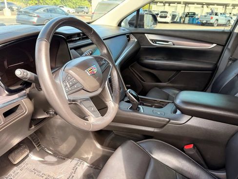 Used 2018 Cadillac XT5 Luxury FWD image 17