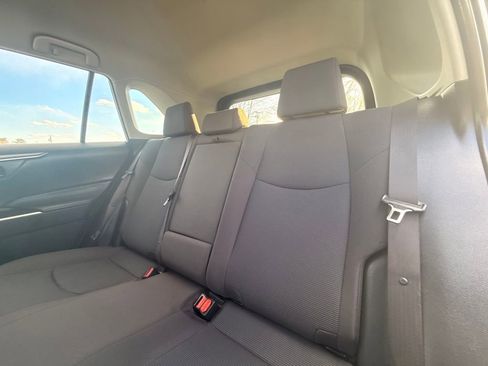 Used 2019 Toyota RAV4 LE image 15