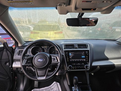 Used 2018 Subaru Outback 2.5i Premium image 11