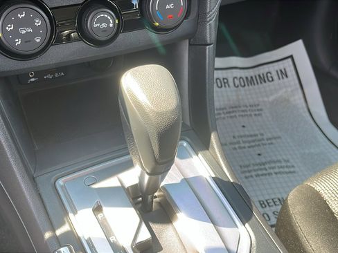 Used 2020 Subaru Impreza 2.0i Premium image 18