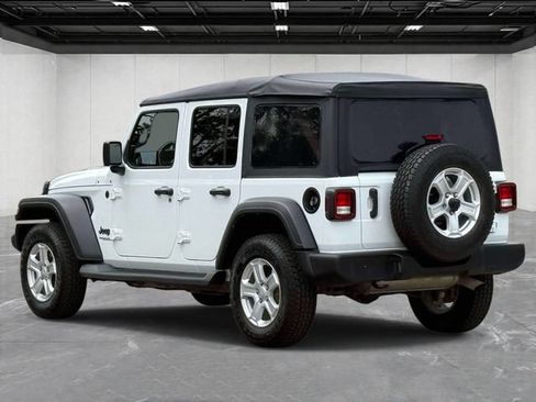 Used 2022 Jeep Wrangler Unlimited Sport AWD/4WD image 3