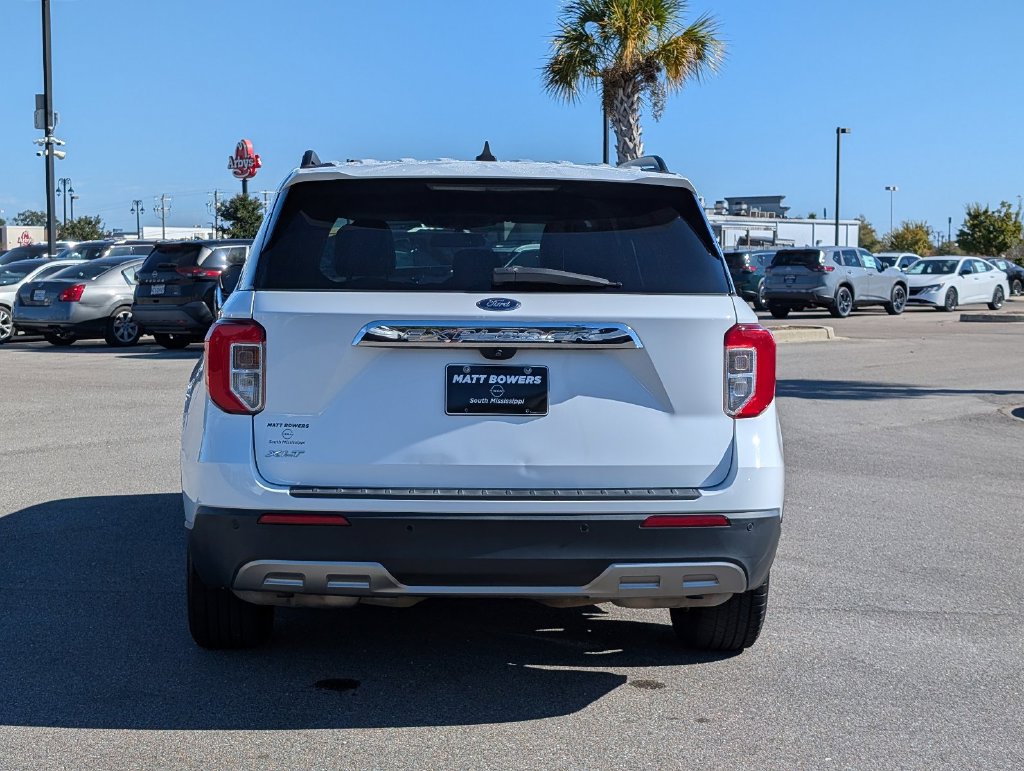 Used 2022 Ford Explorer XLT w/ Equipment Group 202A RWD image 4