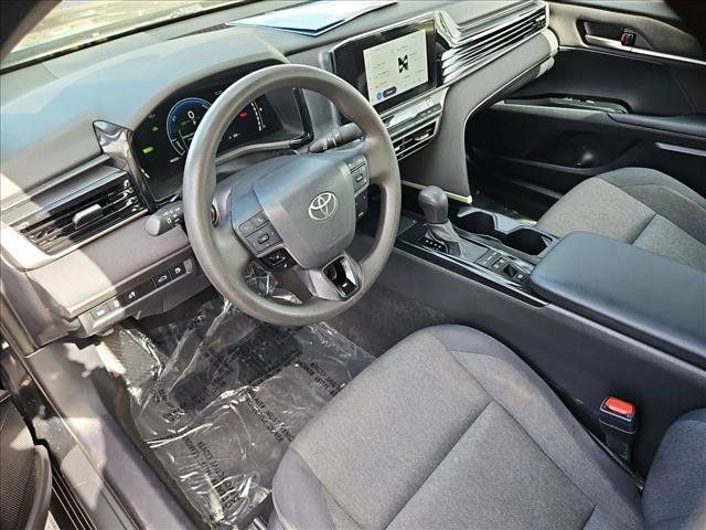 Used 2025 Toyota Camry LE FWD image 12