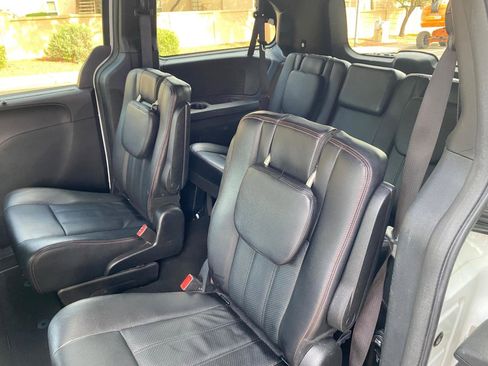 Used 2019 Dodge Grand Caravan GT FWD image 31