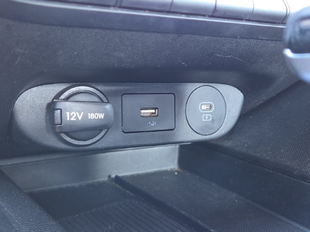 Certified 2024 Hyundai Elantra Limited FWD image 15