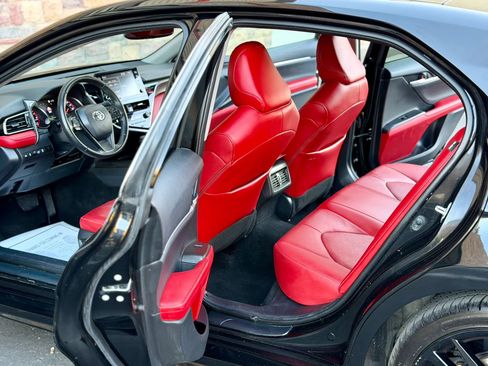 Used 2022 Toyota Camry XSE image 10