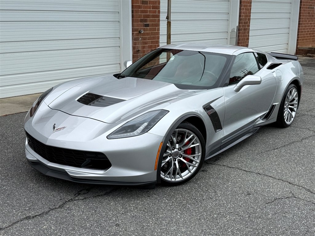 Used 2018 Chevrolet Corvette Z06 w/ Battery Protection Package RWD image 3