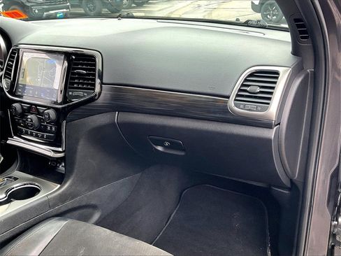 Used 2020 Jeep Grand Cherokee Altitude image 12