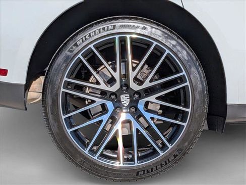 Used 2025 Porsche Macan Turbo image 29