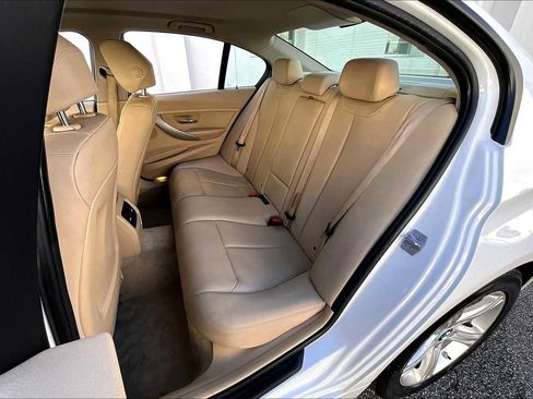 Used 2015 BMW 320i 320i image 18