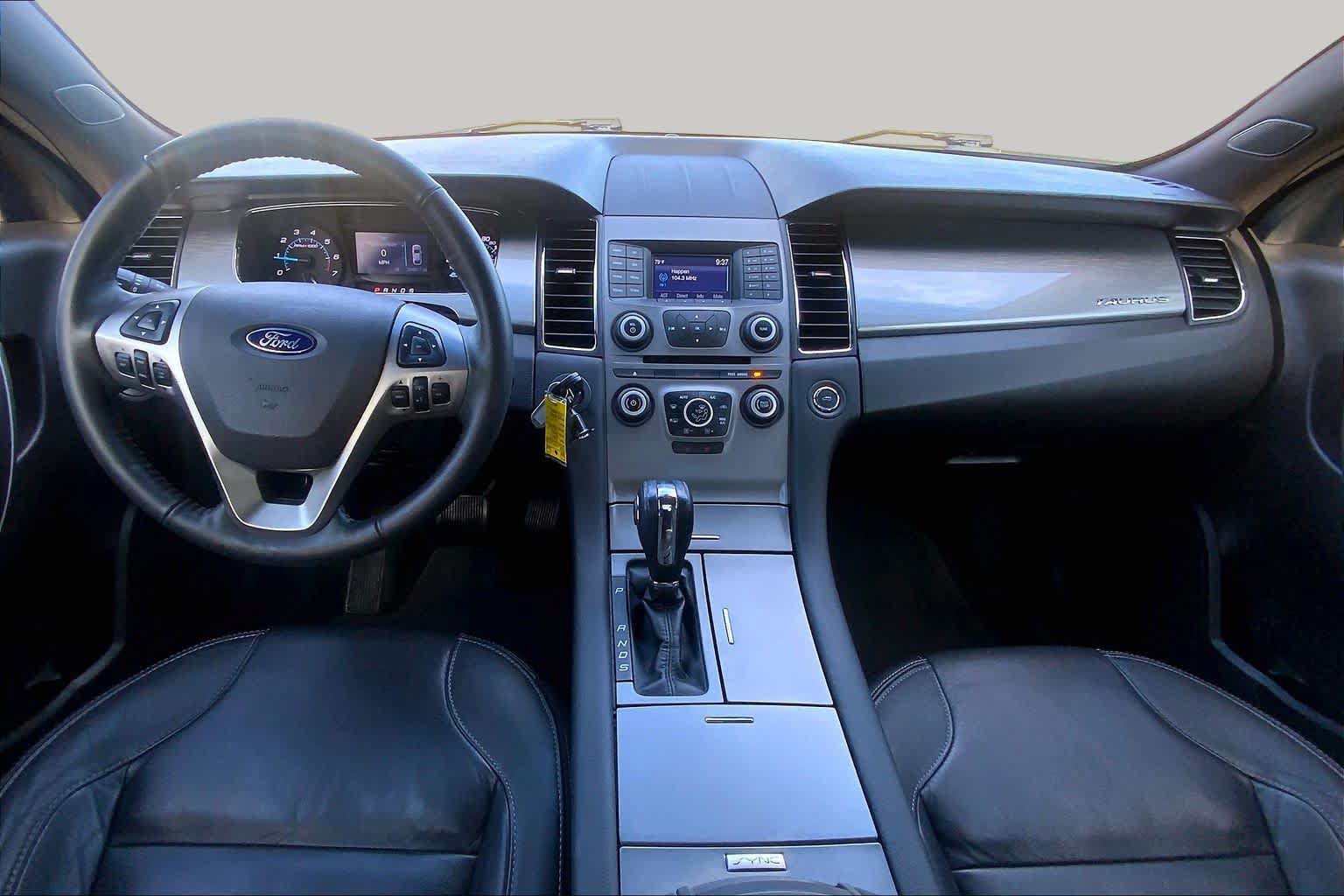 Used 2017 Ford Taurus SEL FWD image 14