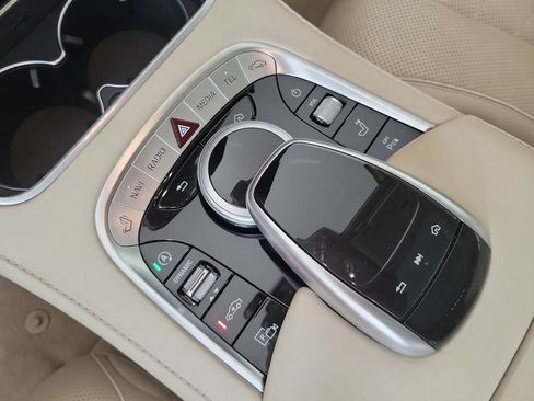 Used 2020 Mercedes-Benz S 560 Sedan image 33