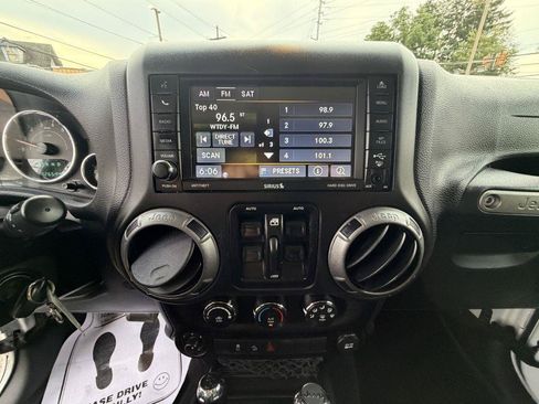 Used 2016 Jeep Wrangler Unlimited Sport w/ Quick Order Package 24S AWD/4WD image 24