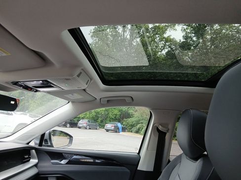 New 2026 Volkswagen Tiguan SE AWD/4WD image 20