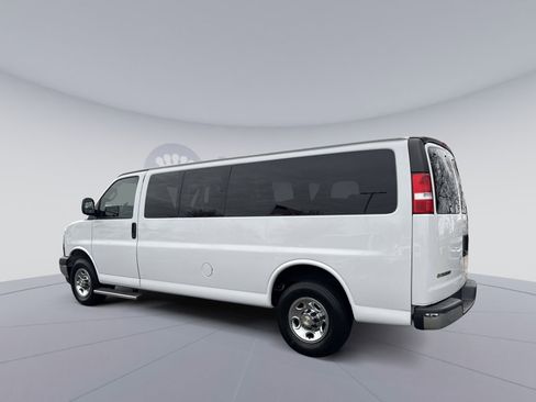 Used 2024 Chevrolet Express 3500 LT w/ LT Preferred Equipment Group RWD image 4
