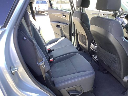 Used 2018 Kia Sorento LX AWD/4WD image 34