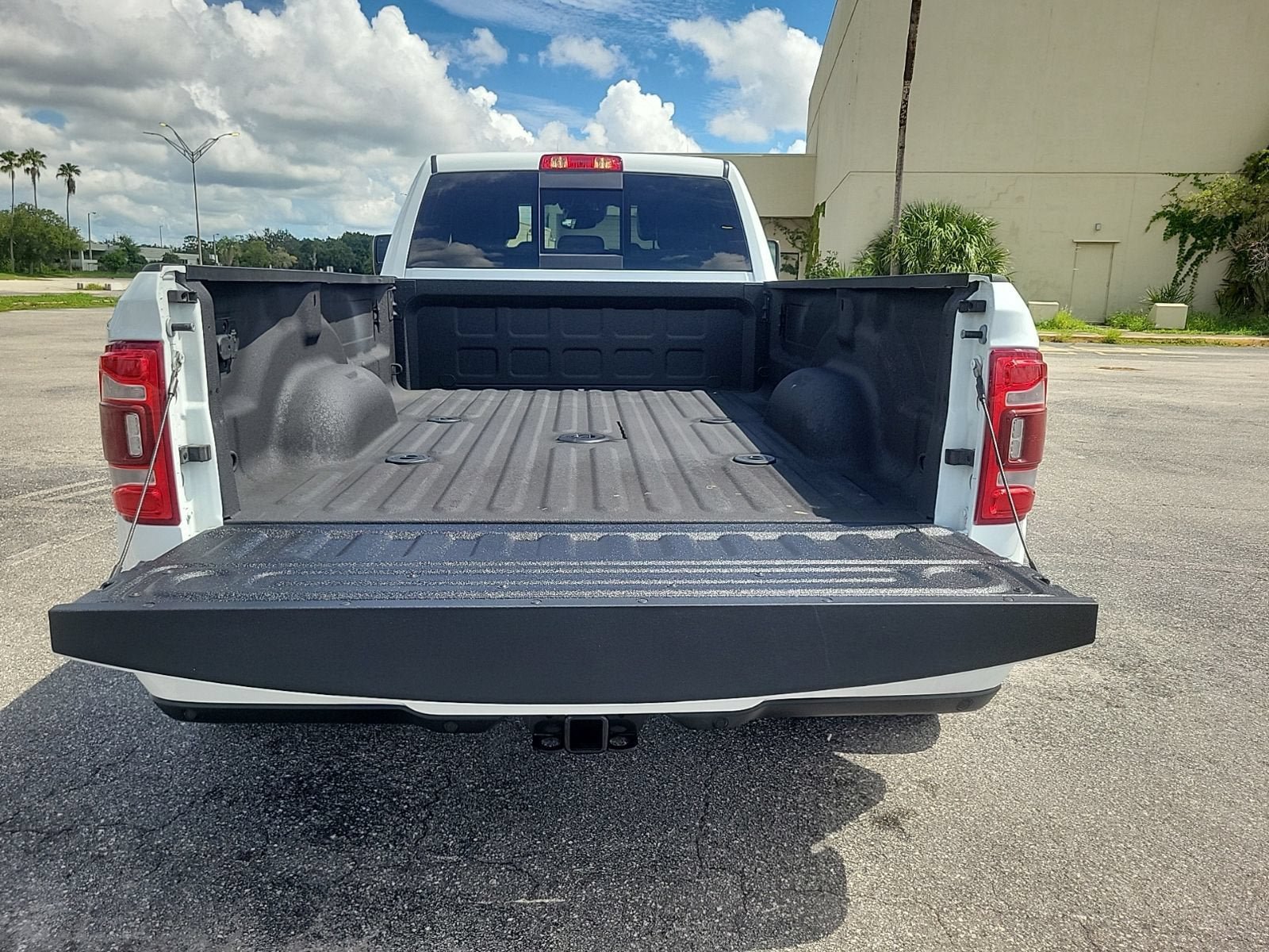 Used 2024 RAM 3500 Limited w/ Safety Group AWD/4WD image 10