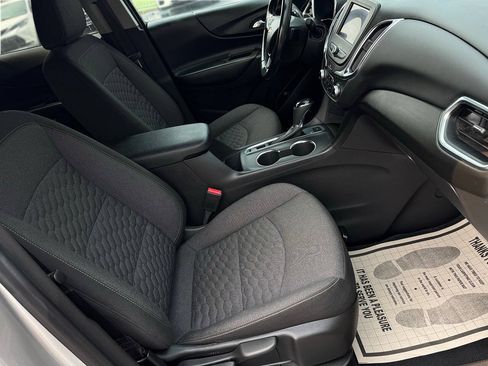Used 2021 Chevrolet Equinox LT w/ Driver Convenience Package AWD/4WD image 11