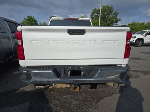 Used 2021 Chevrolet Silverado 2500 LT w/ Fleet Comfort Package AWD/4WD image 4