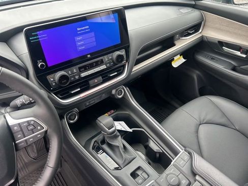 New 2026 Toyota Grand Highlander Limited image 30