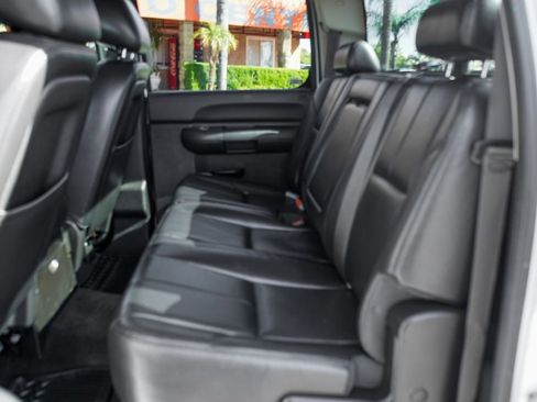 Used 2014 Chevrolet Silverado 2500 LT w/ Custom Sport Truck Package image 30