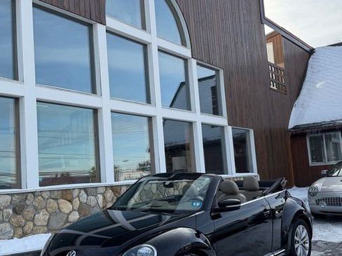 Used 2014 Volkswagen Beetle TDI image 31