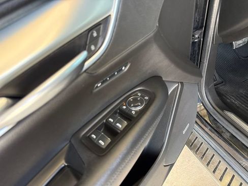 Used 2019 Cadillac XT5 Premium Luxury w/ Sport Package FWD image 14
