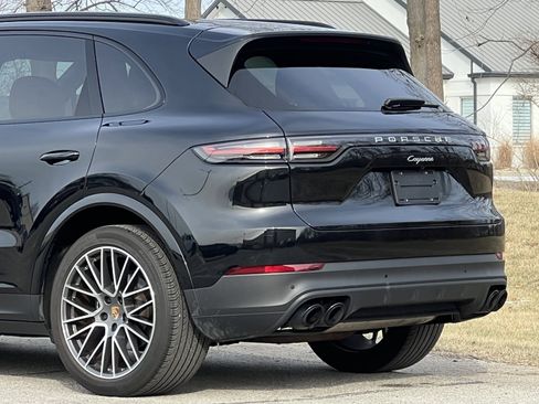 Certified 2023 Porsche Cayenne image 10