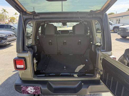 Used 2025 Jeep Wrangler Unlimited Sport image 22