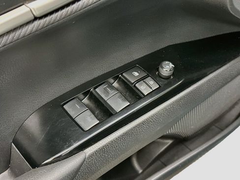 Used 2025 Toyota Camry SE FWD image 15