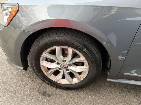 Used 2016 Volkswagen Passat 1.8T S image 14