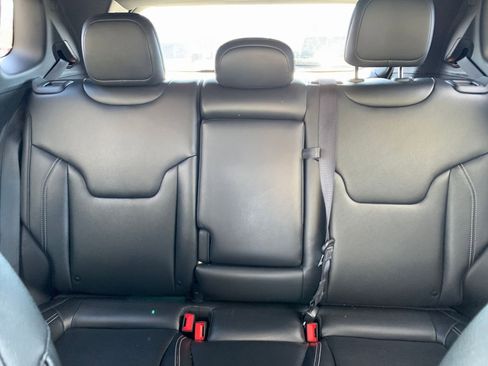 Used 2025 Jeep Compass Limited image 39