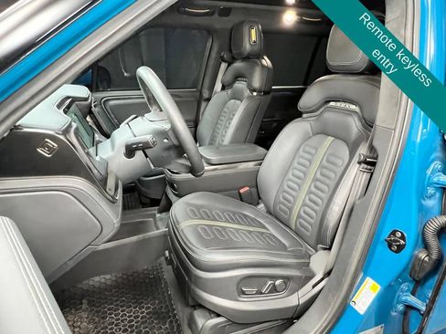 Used 2024 Rivian R1S Adventure AWD/4WD image 7