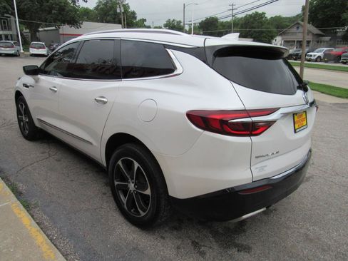 Used 2021 Buick Enclave Essence w/ Sport Touring Edition FWD image 11