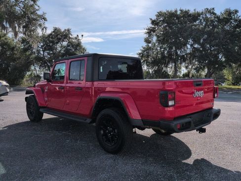 Used 2023 Jeep Gladiator Overland AWD/4WD image 6